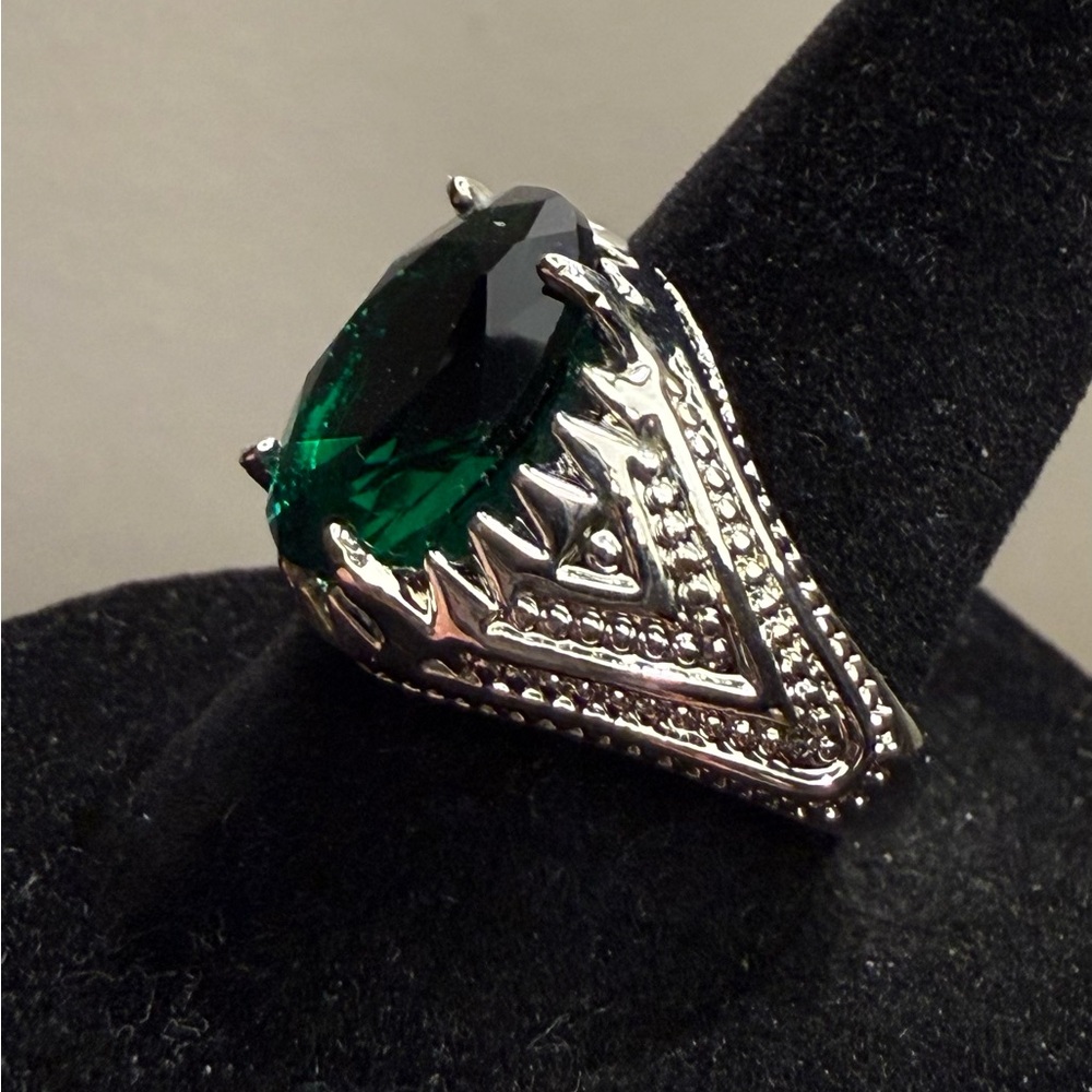Ring - size 8.25 - silver tone stainless steel with green faux emerald stone New - Picture 5 of 9